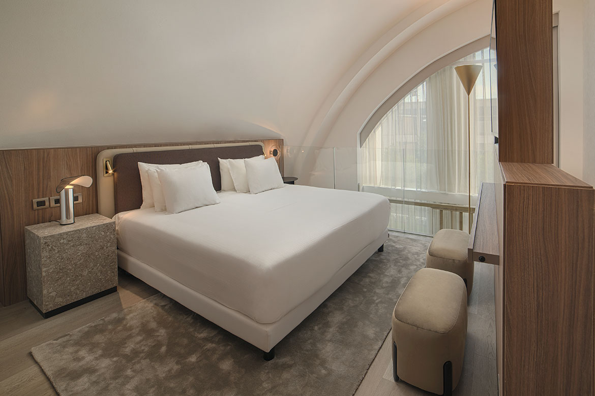 https://yulmoxervina.shop/wp-content/uploads/2022/10/NH-hotel-Pianca-suite02.jpg